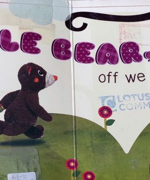 Alternative view of I love you, little bear